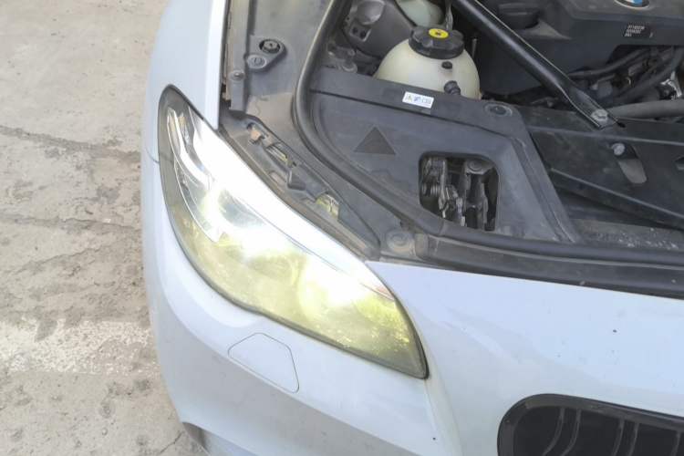 Used BMW 5 Series 2014 525Li Fashion Design Package Engine Bay Right