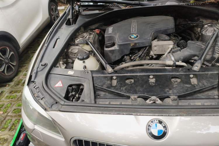 Used BMW 5 Series 2014 528Li Leading Model Engine Bay Right