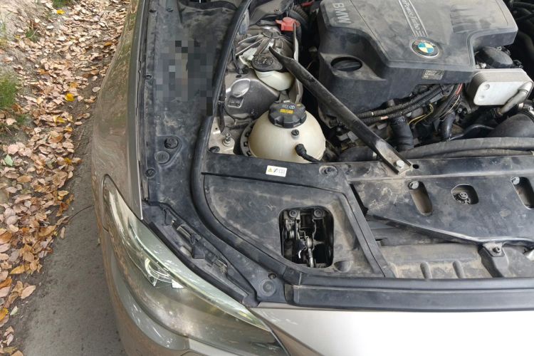 Used BMW 5 Series 2014 525Li Leading Model Engine Bay Right