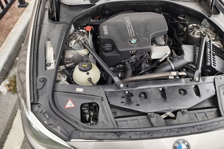 Used BMW 5 Series 2014 525Li Leading Model Engine Bay Right