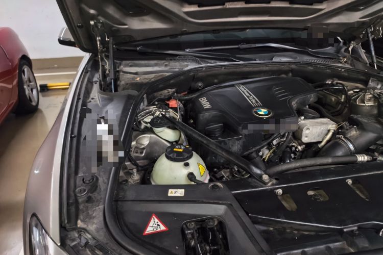 Used BMW 5 Series 2014 525Li Luxury Design Package Engine Bay Right