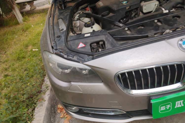 Used BMW 5 Series 2014 525Li Luxury Design Package Engine Bay Right