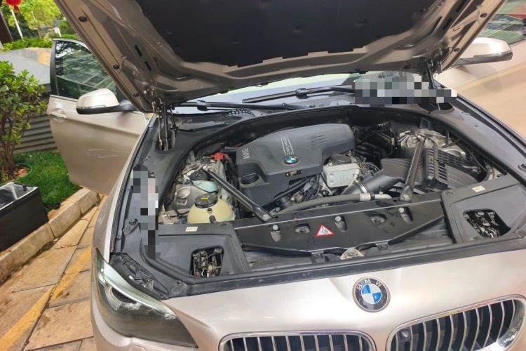 Used BMW 5 Series 2014 520Li Elegant Model Engine Bay Right