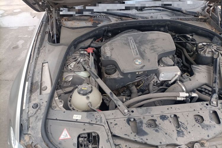 Used BMW 5 Series 2014 525Li Leading Model Engine Bay Right