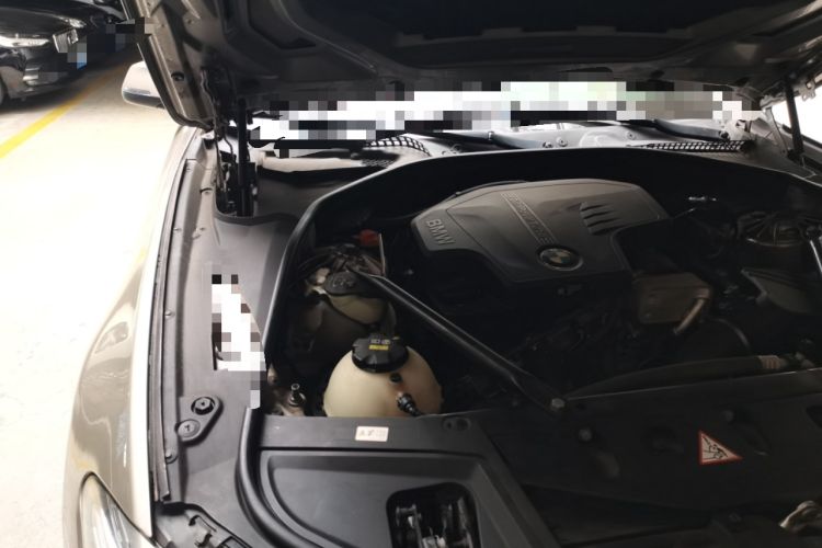 Used BMW 5 Series 2014 520Li Elegant Model Engine Bay Right