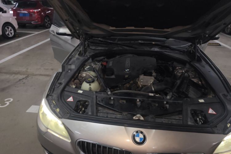 Used BMW 5 Series 2014 520Li Elegant Model Engine Bay Right