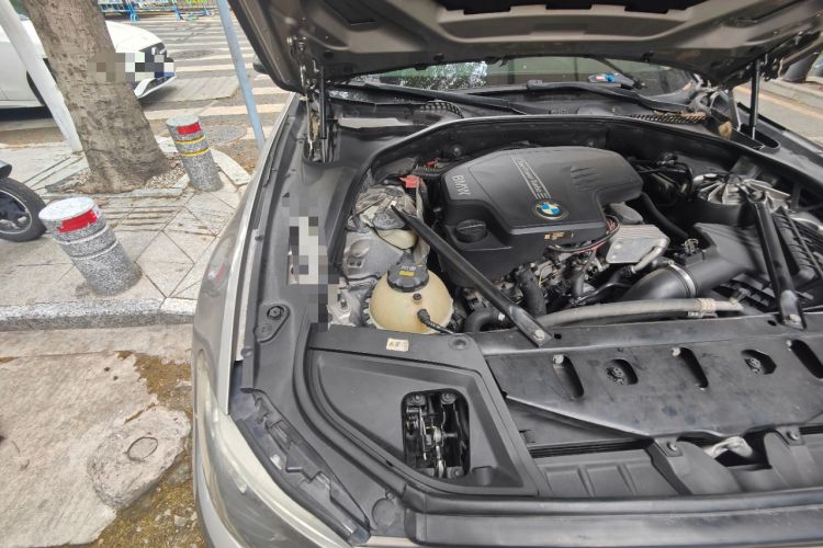 Used BMW 5 Series 2014 525Li Luxury Design Package Engine Bay Right