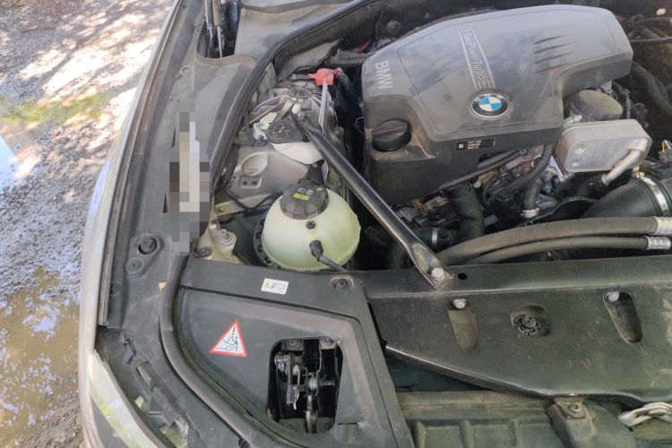 Used BMW 5 Series 2014 520i Elegant Edition Engine Bay Right