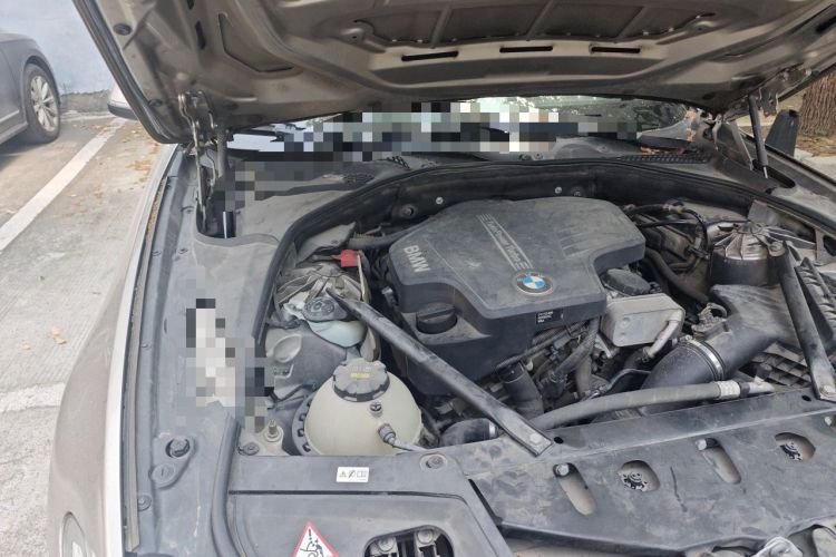 Used BMW 5 Series 2014 525Li Leading Model Engine Bay Right