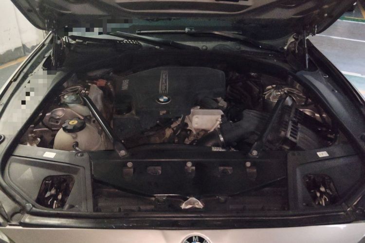 Used BMW 5 Series 2014 520Li Elegant Model Engine Bay