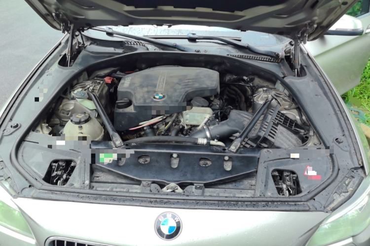 Used BMW 5 Series 2014 520Li Elegant Model Engine Bay