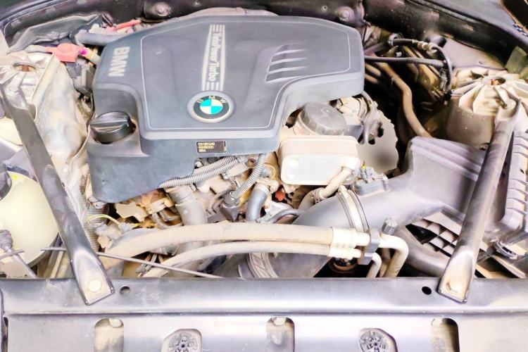Used BMW 5 Series 2014 520Li Elegant Model Engine Bay