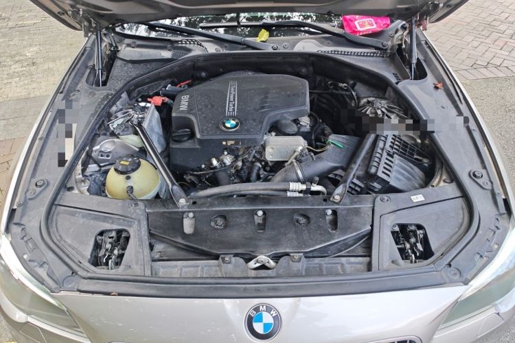Used BMW 5 Series 2014 520Li Elegant Model Engine Bay