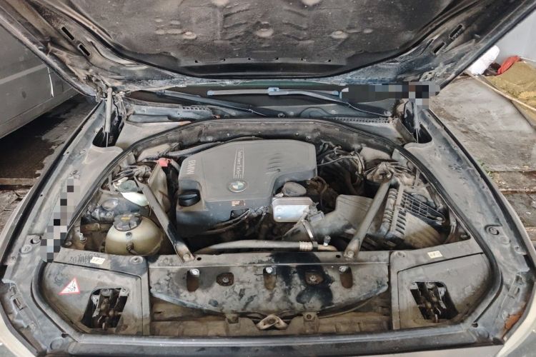 Used BMW 5 Series 2014 525Li Leading Model Engine Bay