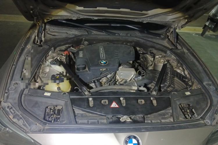 Used BMW 5 Series 2014 520Li Elegant Model Engine Bay