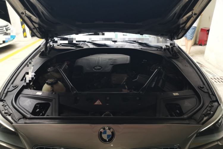 Used BMW 5 Series 2014 520Li Elegant Model Engine Bay