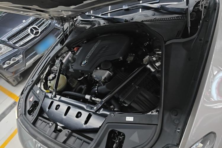 Used BMW 5 Series 2014 525Li Luxury Design Package Engine Bay