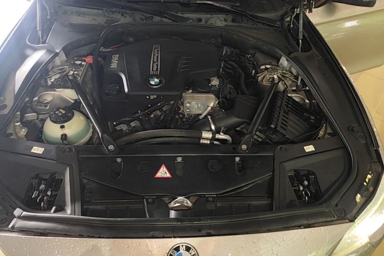 Used BMW 5 Series 2014 525Li Leading Model Engine Bay