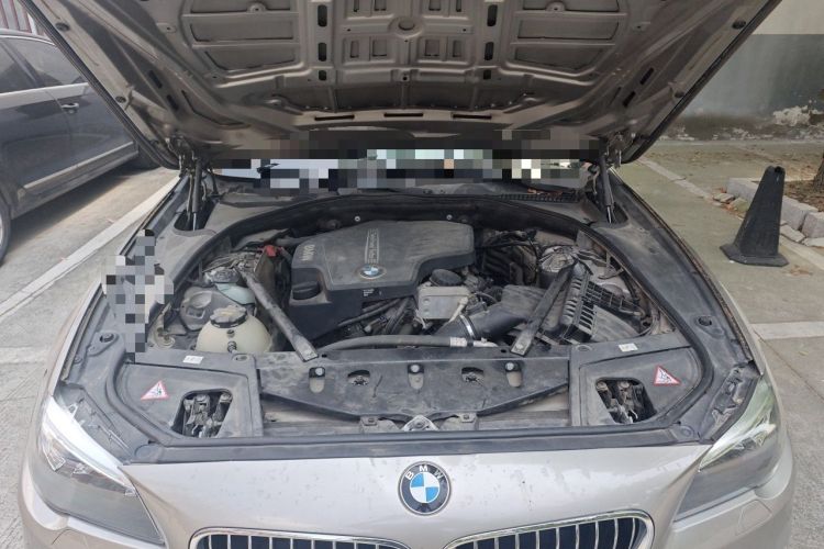Used BMW 5 Series 2014 525Li Leading Model Engine Bay