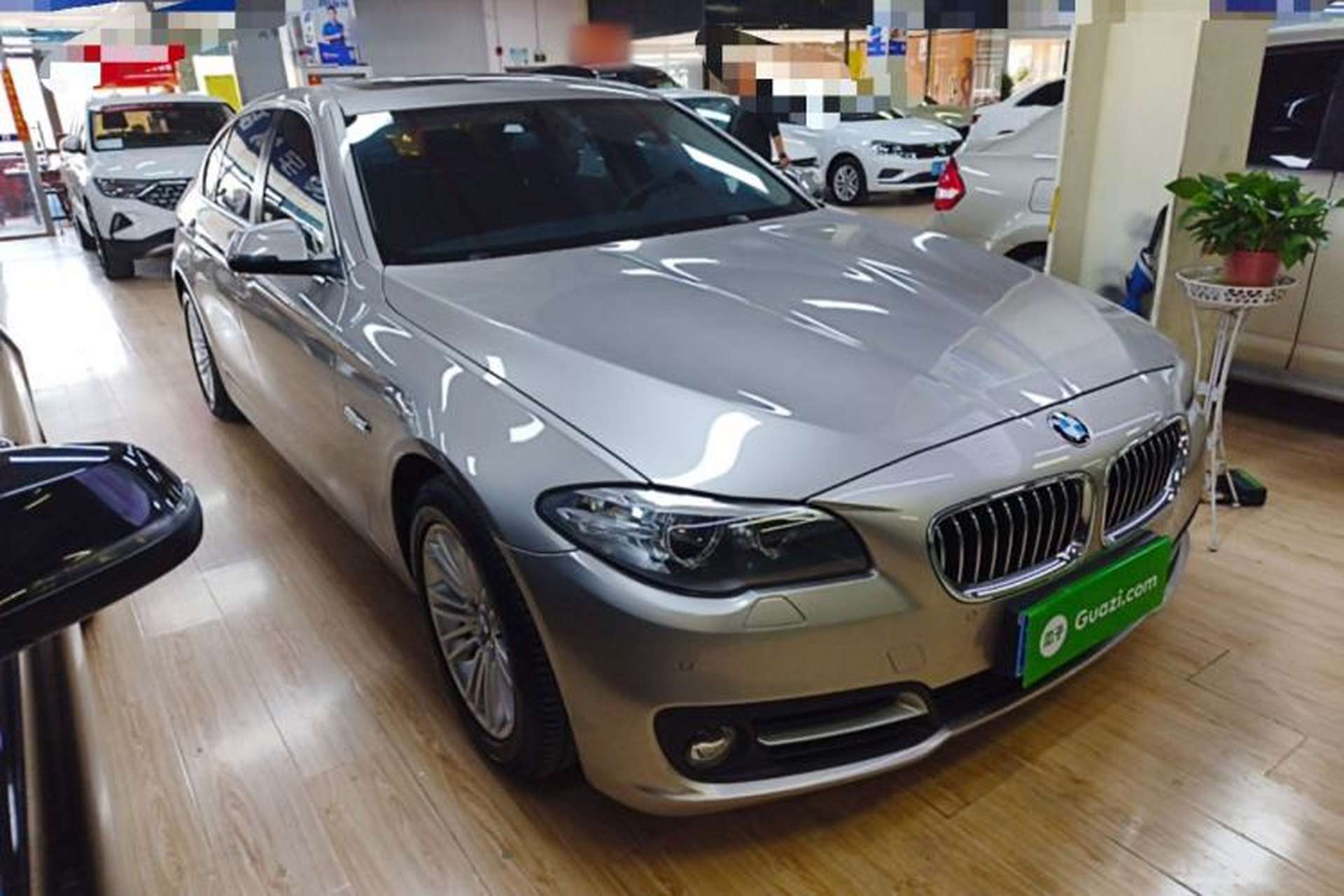 Used BMW 5 Series 2014 525Li Leading Model Exterior 1