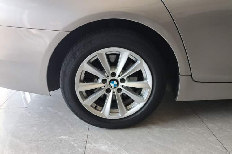 Used BMW 5 Series 2014 520i Elegant Edition Exterior 3