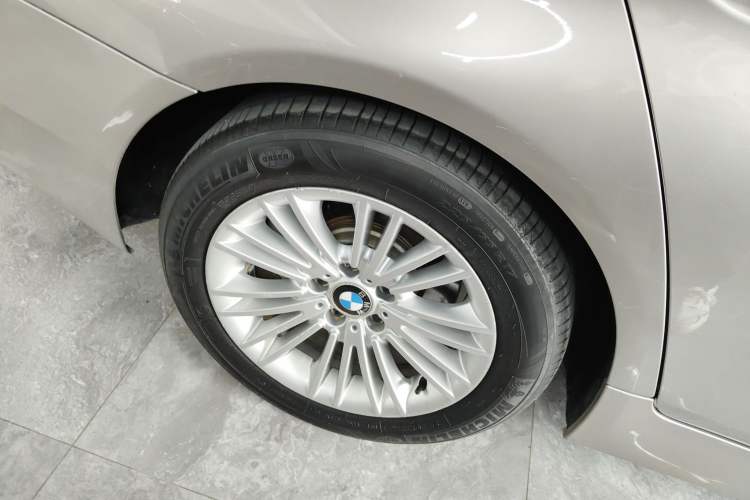 Used BMW 5 Series 2014 525Li Leading Model Exterior 5