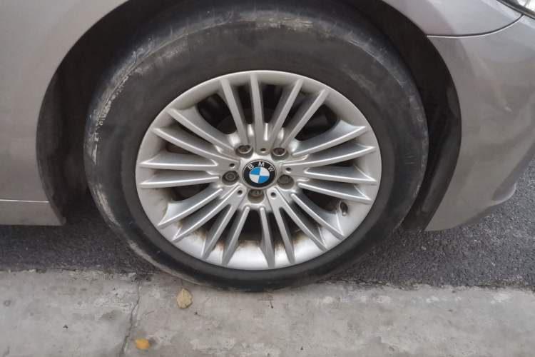 Used BMW 5 Series 2014 525Li Leading Model Exterior 7