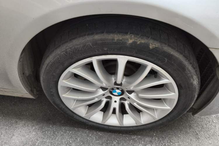Used BMW 5 Series 2014 525Li Luxury Design Package Exterior 7