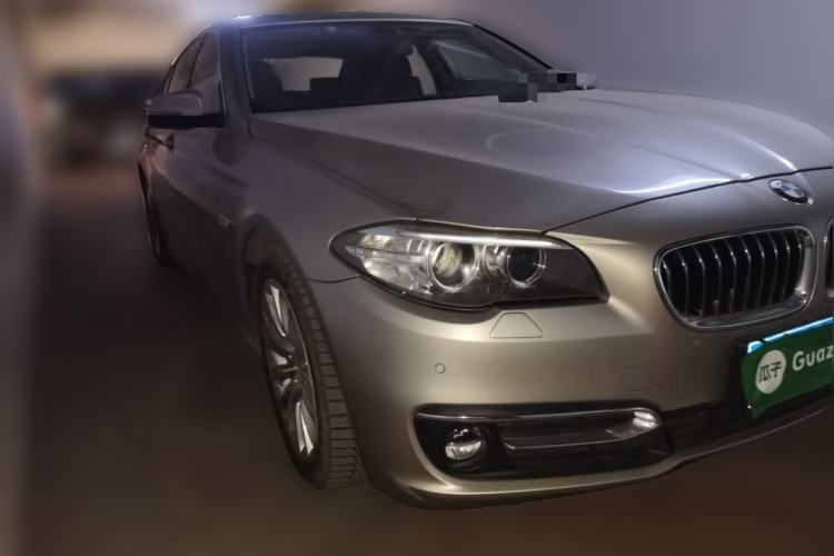 Used BMW 5 Series 2014 525Li Luxury Design Package Front Right 45 Deg