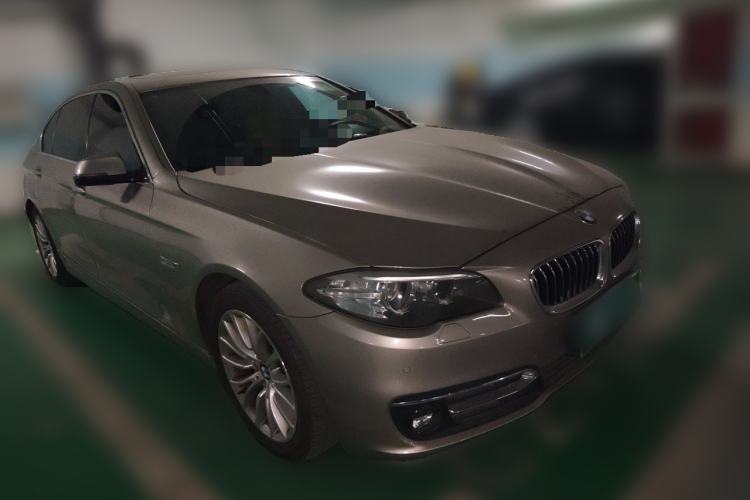 Used BMW 5 Series 2014 525Li Luxury Design Package Front Right 45 Deg