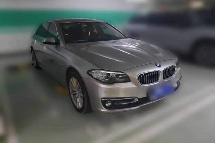 Used BMW 5 Series 2014 525Li Luxury Design Package Front Right 45 Deg