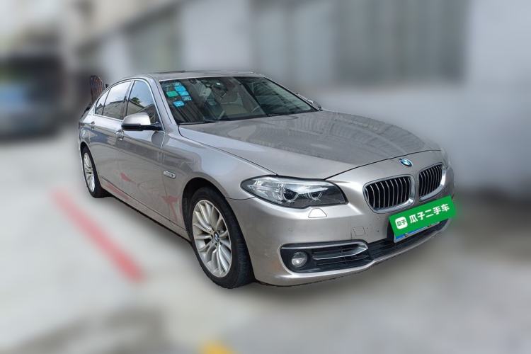 Used BMW 5 Series 2014 525Li Luxury Design Package Front Right 45 Deg