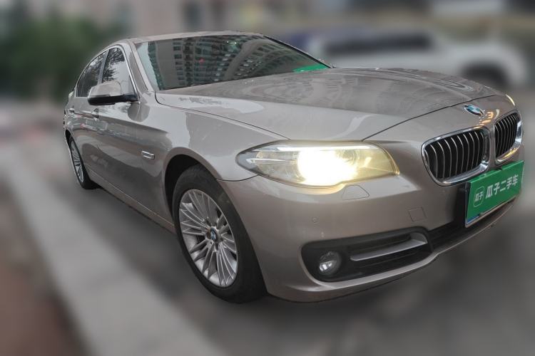 Used BMW 5 Series 2014 525Li Leading Model Front Right 45 Deg