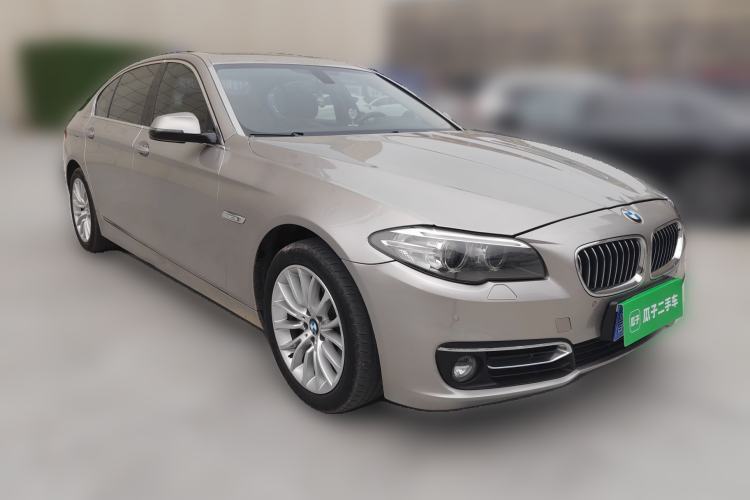 Used BMW 5 Series 2014 525Li Luxury Design Package Front Right 45 Deg