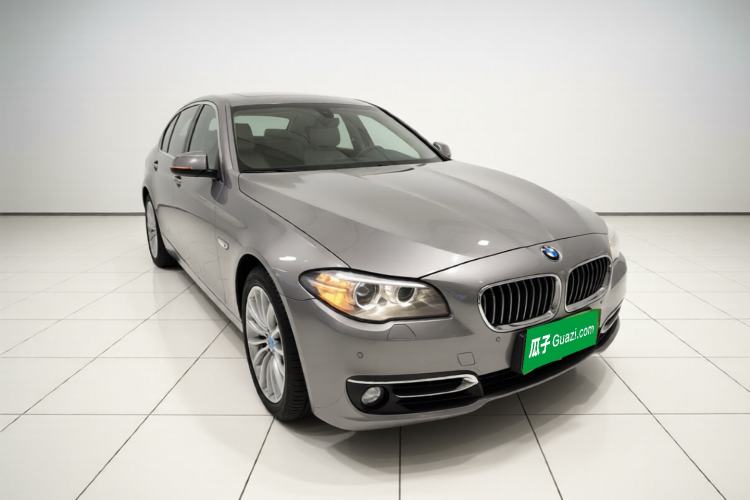 Used BMW 5 Series 2014 525Li Luxury Design Package Front Right 45 Deg