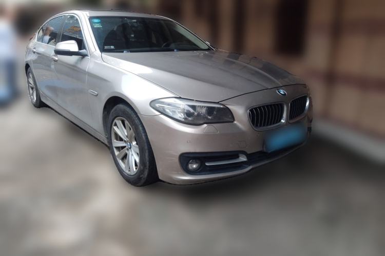 Used BMW 5 Series 2014 520Li Elegant Model Front Right 45 Deg