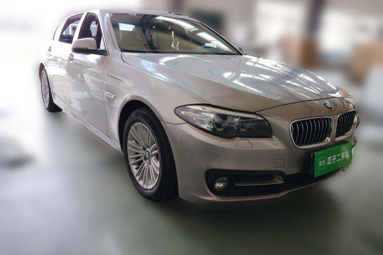 Used BMW 5 Series 2014 525Li Leading Model Front Right 45 Deg