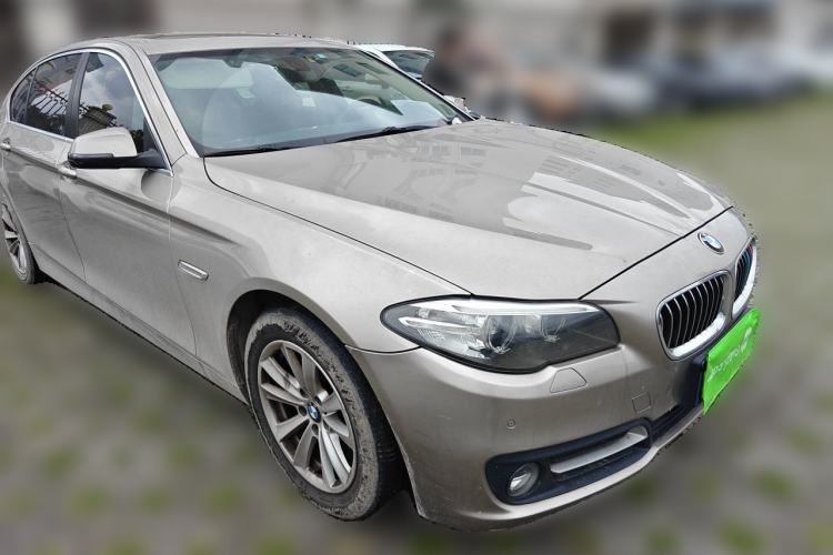 Used BMW 5 Series 2014 520Li Elegant Model Front Right 45 Deg