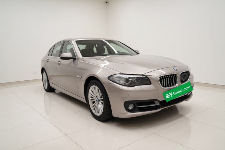 Used BMW 5 Series 2014 525Li Leading Model Front Right 45 Deg