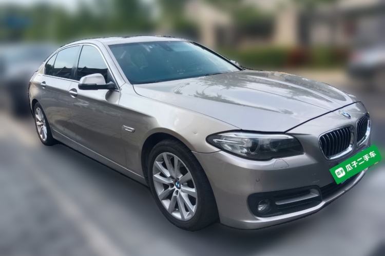 Used BMW 5 Series 2014 528Li Luxury Design Package Front Right 45 Deg