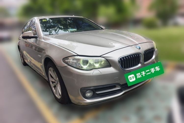 Used BMW 5 Series 2014 520Li Elegant Model Front Right 45 Deg