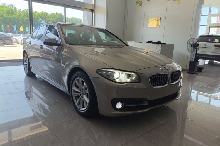 Used BMW 5 Series 2014 520i Elegant Edition Front Right 45 Deg