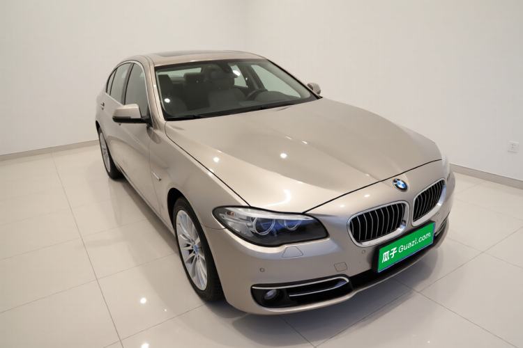 Used BMW 5 Series 2014 525Li Luxury Design Package Front Right 45 Deg