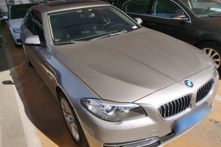 Used BMW 5 Series 2014 525Li Luxury Design Package Front Right 45 Deg