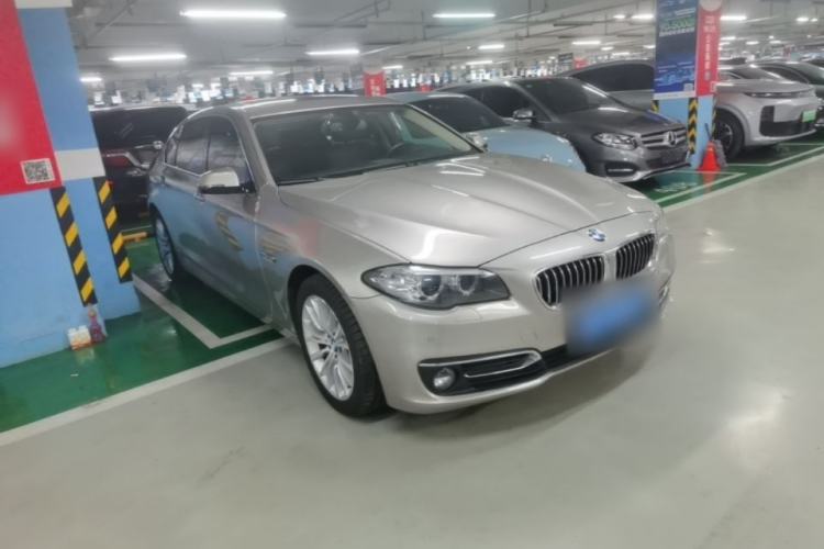 Used BMW 5 Series 2014 525Li Luxury Design Package Front Right 45 Deg