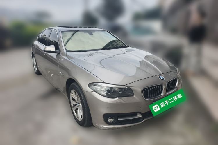 Used BMW 5 Series 2014 520Li Elegant Model Front Right 45 Deg