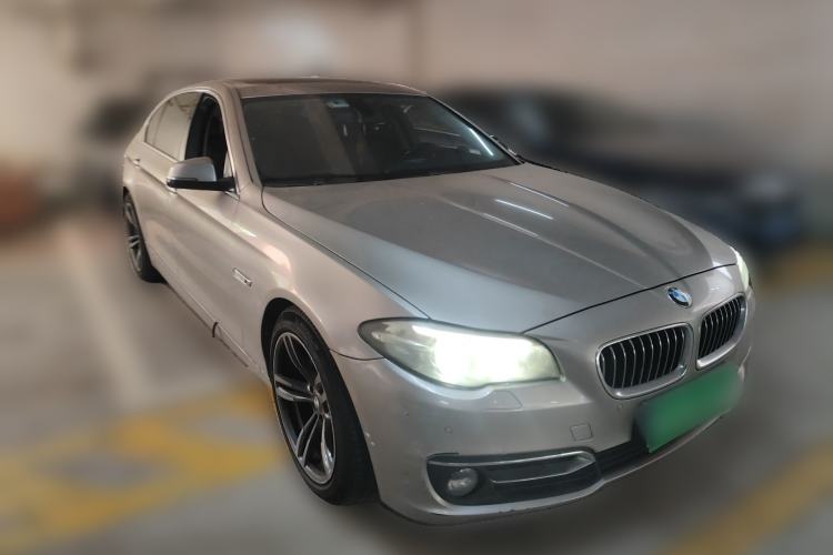 Used BMW 5 Series 2014 525Li Luxury Design Package Front Right 45 Deg