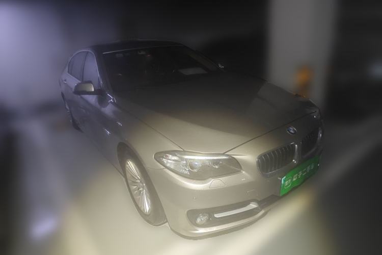 Used BMW 5 Series 2014 525Li Leading Model Front Right 45 Deg