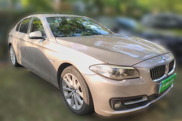 Used BMW 5 Series 2014 528Li Leading Model Front Right 45 Deg