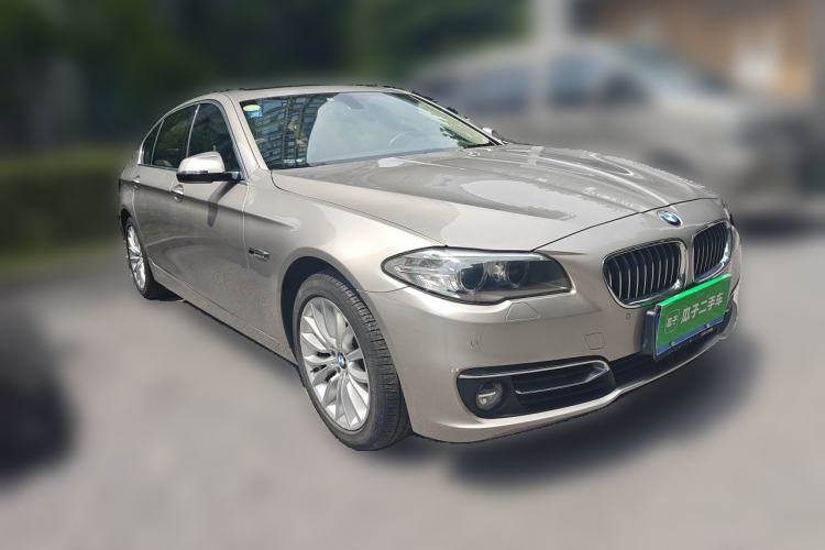 Used BMW 5 Series 2014 525Li Luxury Design Package Front Right 45 Deg